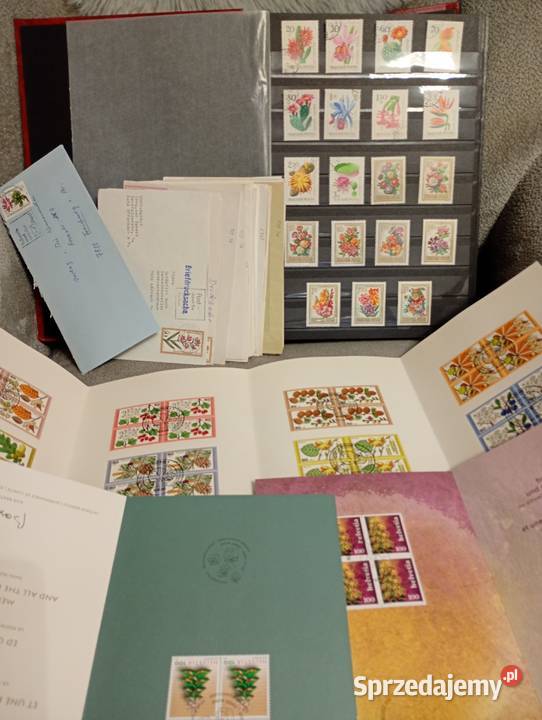 Duży album klaser ze starymi znaczkami