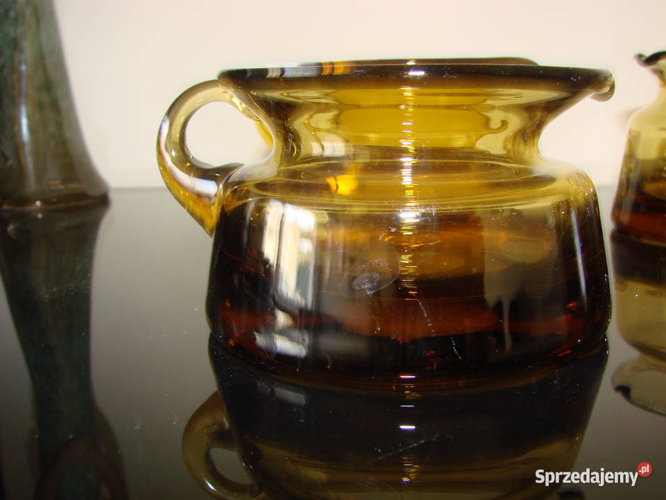 mały dzbanekmlecznik grube dno szkło PRL Pruszcz Gdański