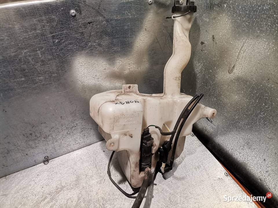 ZBIORNICZEK SPRYSKIWACZY FORD MONDEO MK3 XENON Części samochodowe