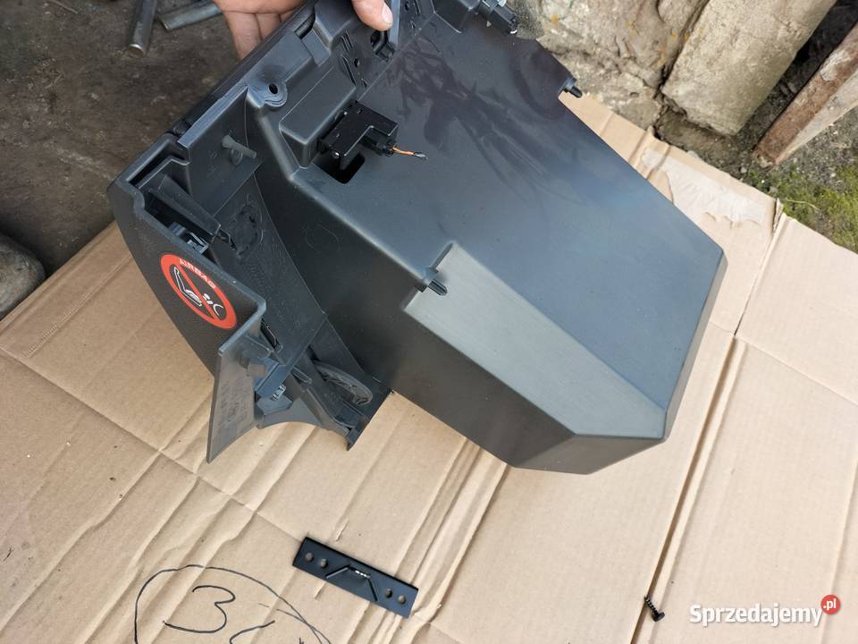 FORD FOCUS C MK1 SCHOWEK PASAŻERA Schowki, półki Kamień-Kolonia