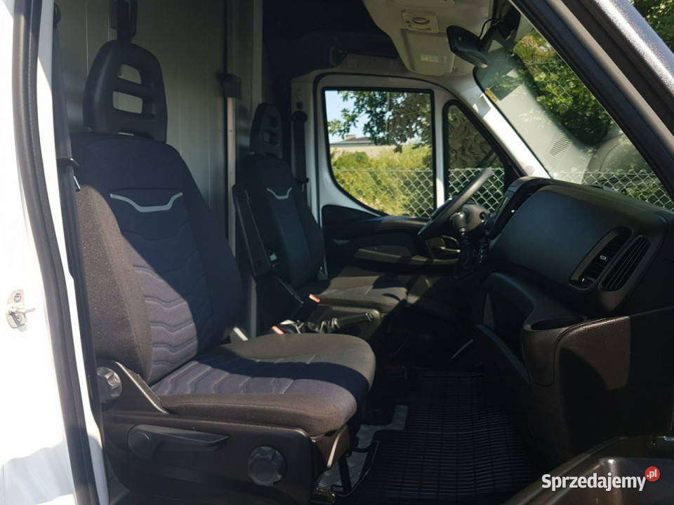Iveco Daily KONTENER NISKOPODŁOGOWY 443x223x242 centralny zamek Poręba