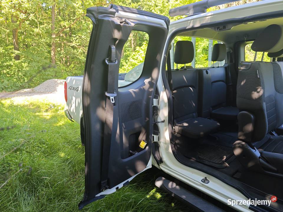 Nissan Navara 25 4x4 Diesel 190 Podniesione radio Navara świętokrzyskie