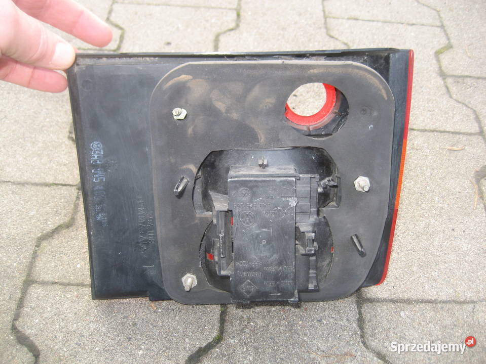 vw passat b4 kombi 9496r lampa tył prawa w klapę Rakoniewice