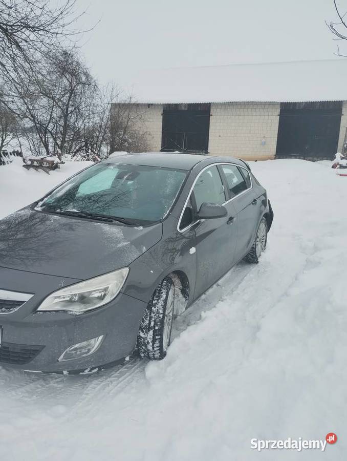 Opel Astra j uszkodzony lubelskie