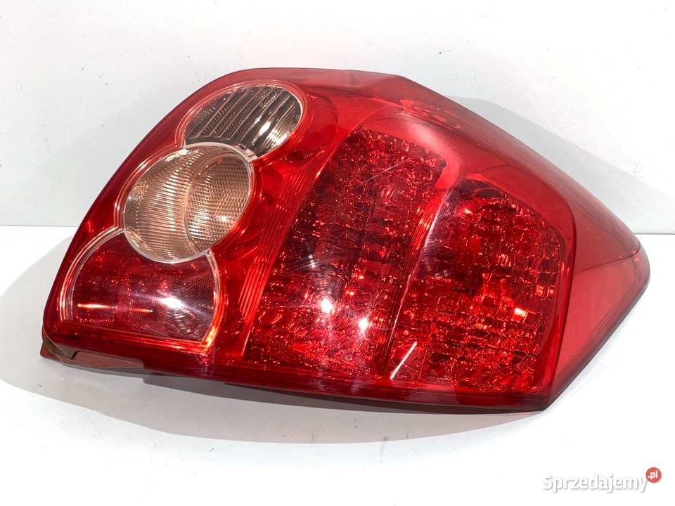 LAMPA PRAWY TYŁ TOYOTA AURIS I Hatchback 0612 sprzedam