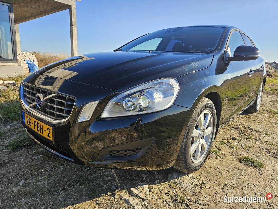Volvo V60 16TB T4 180 Klimatronik Parktronik światła LED lubelskie Prawiedniki sprzedam
