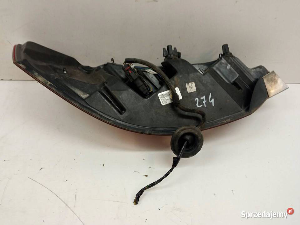 LAMPA TYŁ PRAWA KOMBI LIFT 227563316 Opel