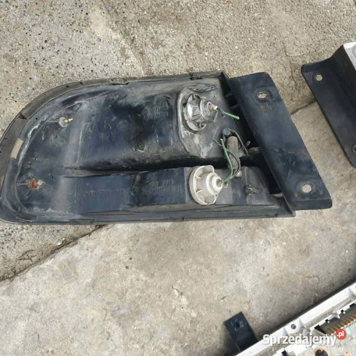 Lampa tylna prawa lewa narożna w błotnik Mazda małopolskie Kraków