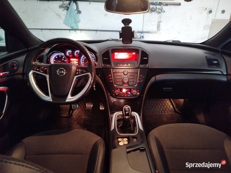 Opel Insignia 20 160 2012r regulowane zawieszenie Biała Rawska