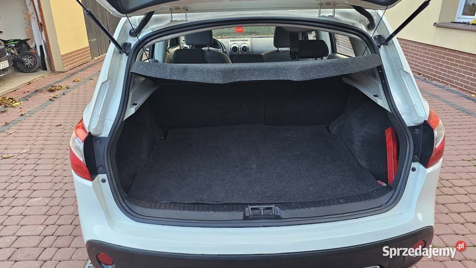 Nissan Qashqai 16 117 2012r z Gazem LPG z Włoch SUV Zarszyn