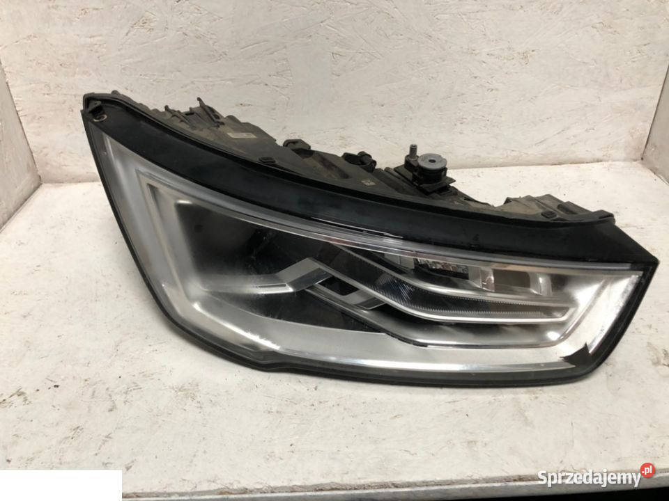 AUDI A1 8XA REFLEKTOR PRAWY BI XENON Oświetlenie Kozubszczyzna