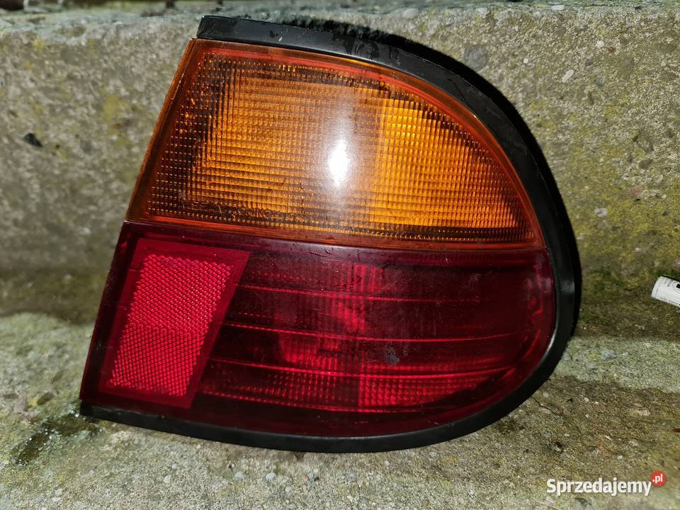 Nissan Almera lampa prawy tył lampy tylne śląskie Żory