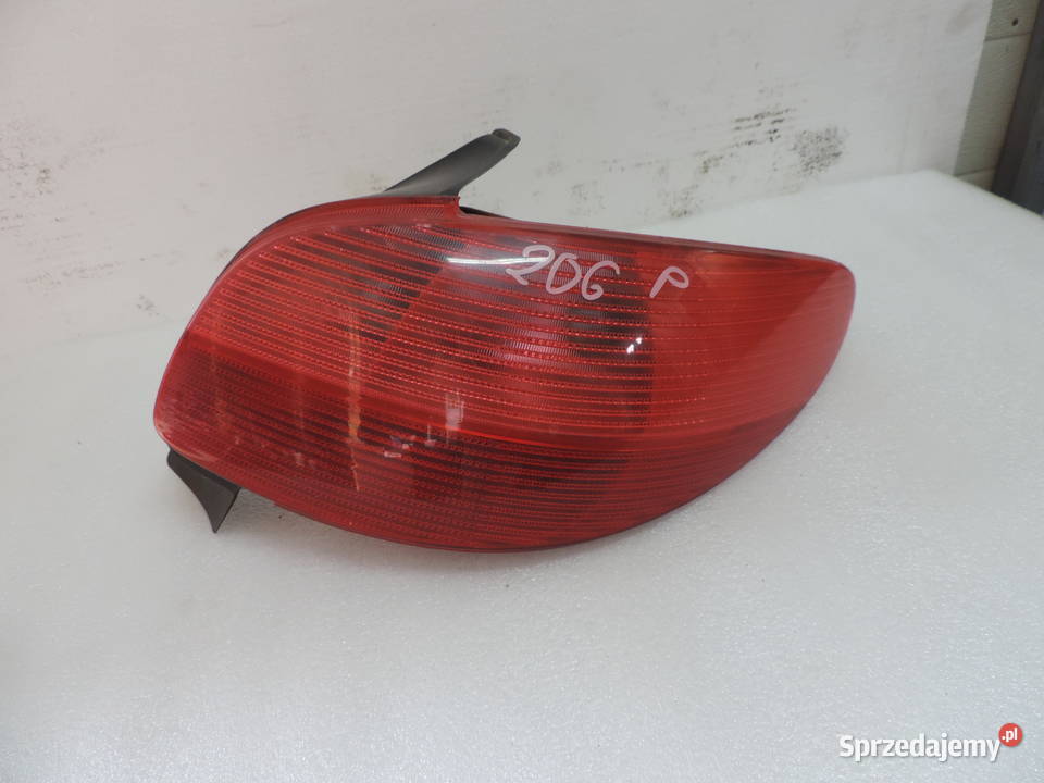 LAMPA PRAWA TYLNA PEUGEOT 206