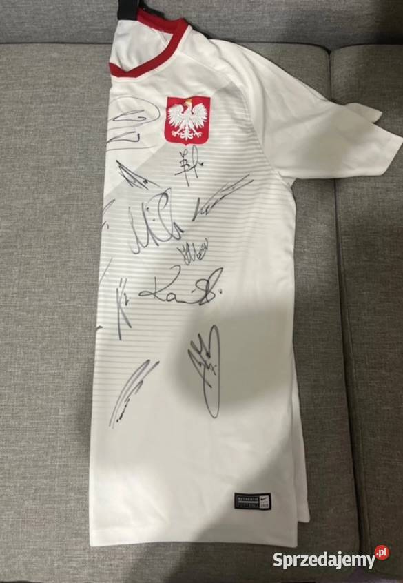Sprzedam koszulkę z autografami całej drużyny Warszawa sprzedam
