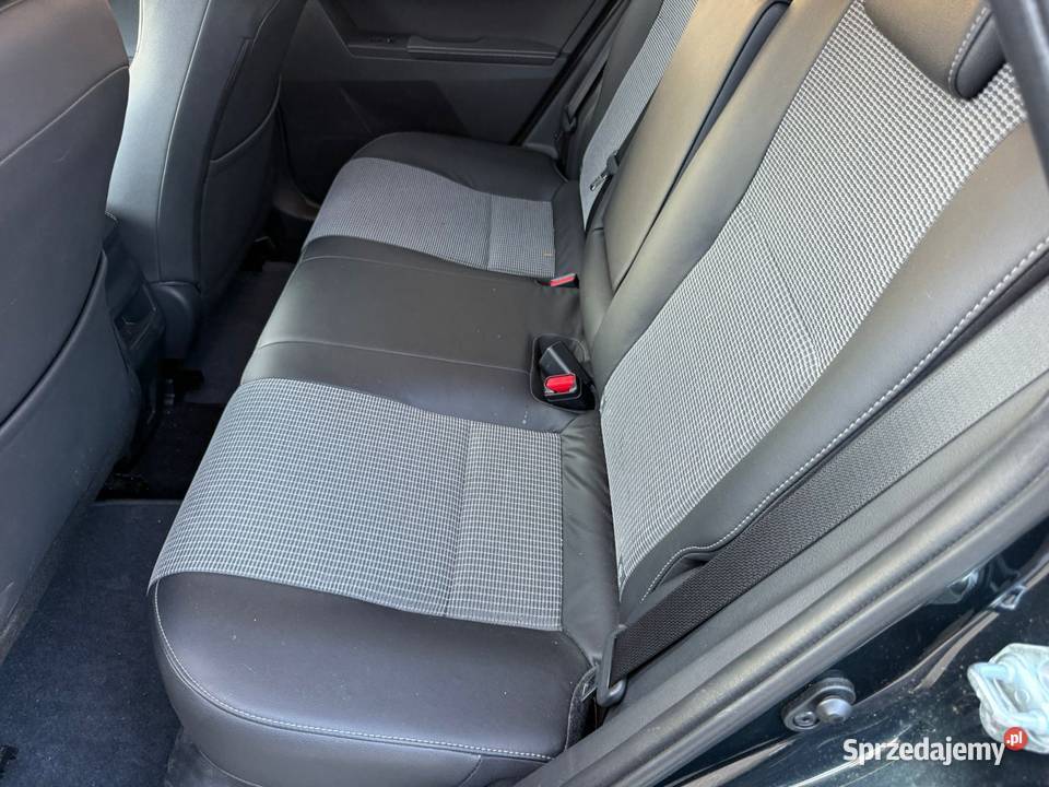 Auris Hybryda 2017r nowa 51 ASO Toyota pełne automatyczna Auris Tarnobrzeg