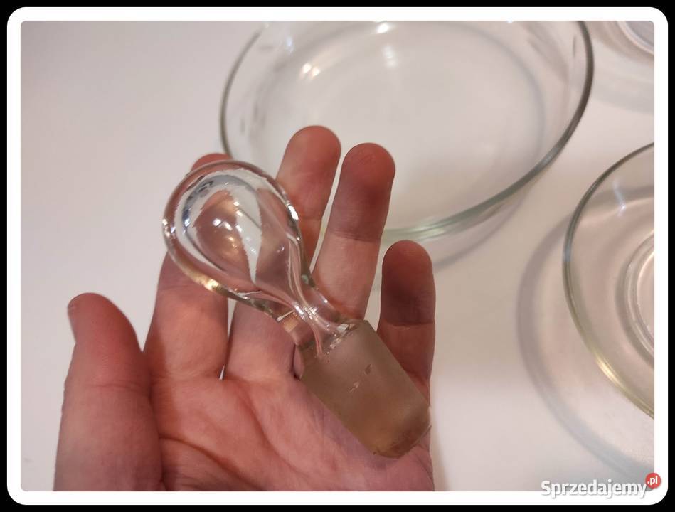 Trzy szklane miseczki niewielkie korek karafki mazowieckie