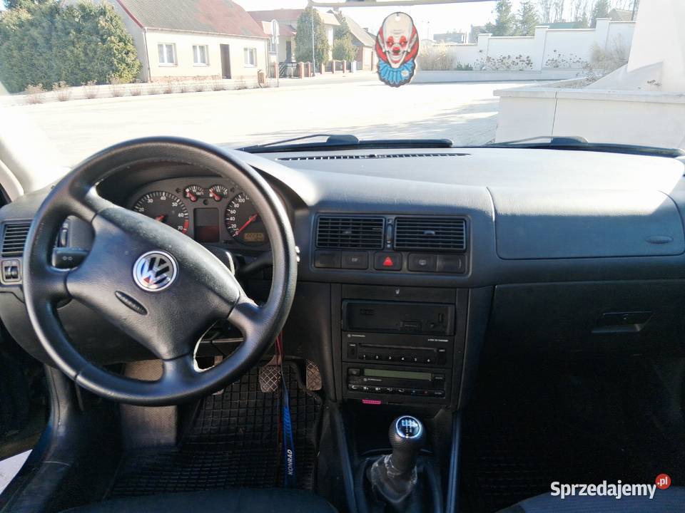 Sprzedam Volkswagen Golf 4 16 16v LPG lakier metallic wielkopolskie Konin