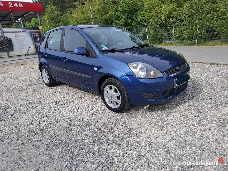 Ładna Fiesta 14 benzyna z małym przebiegiem isofix Przyłęk