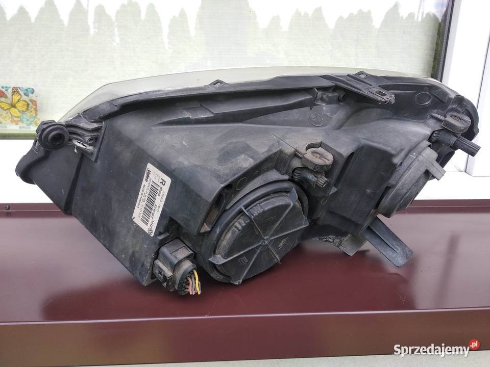 VW Polo 9N LIFT FL lampa przednia prawa Lampy przednie