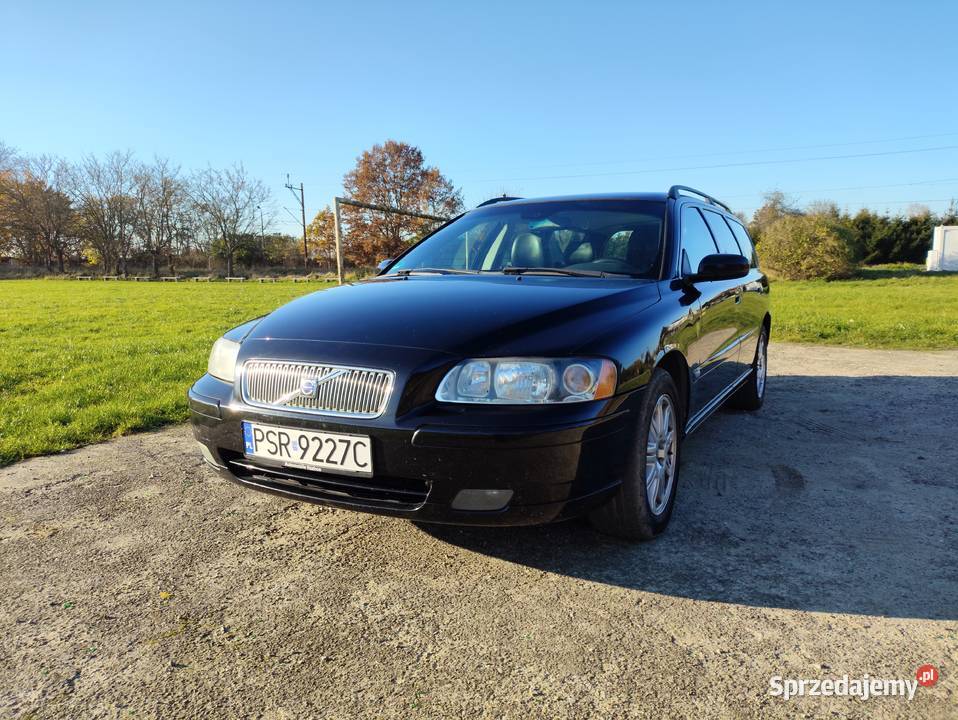 Volvo V70 24 benzyna Momentum hak 2 kpl kół automatyczna
