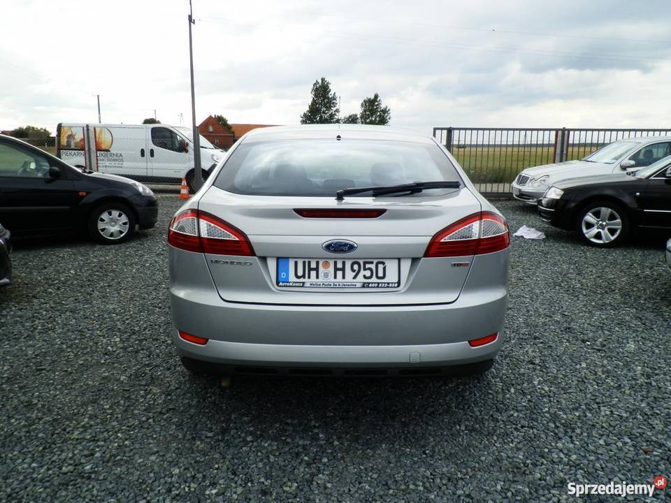 Ford Mondeo srebrny Hatchback