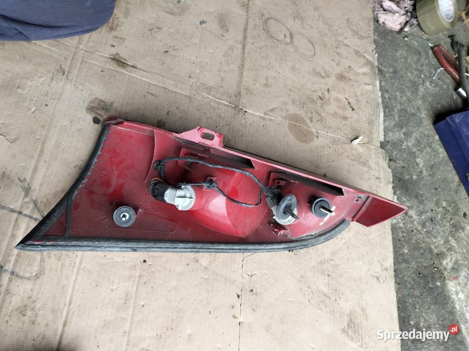 LAMPA TYLNA FORD FOCUS MK1 XS4113404A