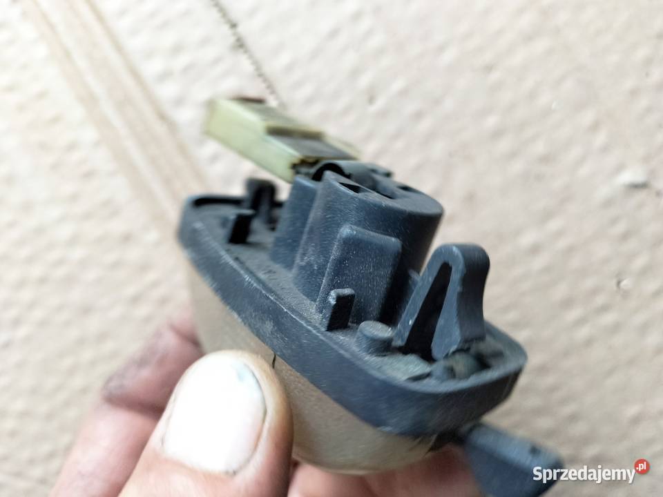 AUDI 80 B3 80B3 80B4 80 B4 LAMPKA PODŚWIETLENIE osobowe Kamień-Kolonia sprzedam