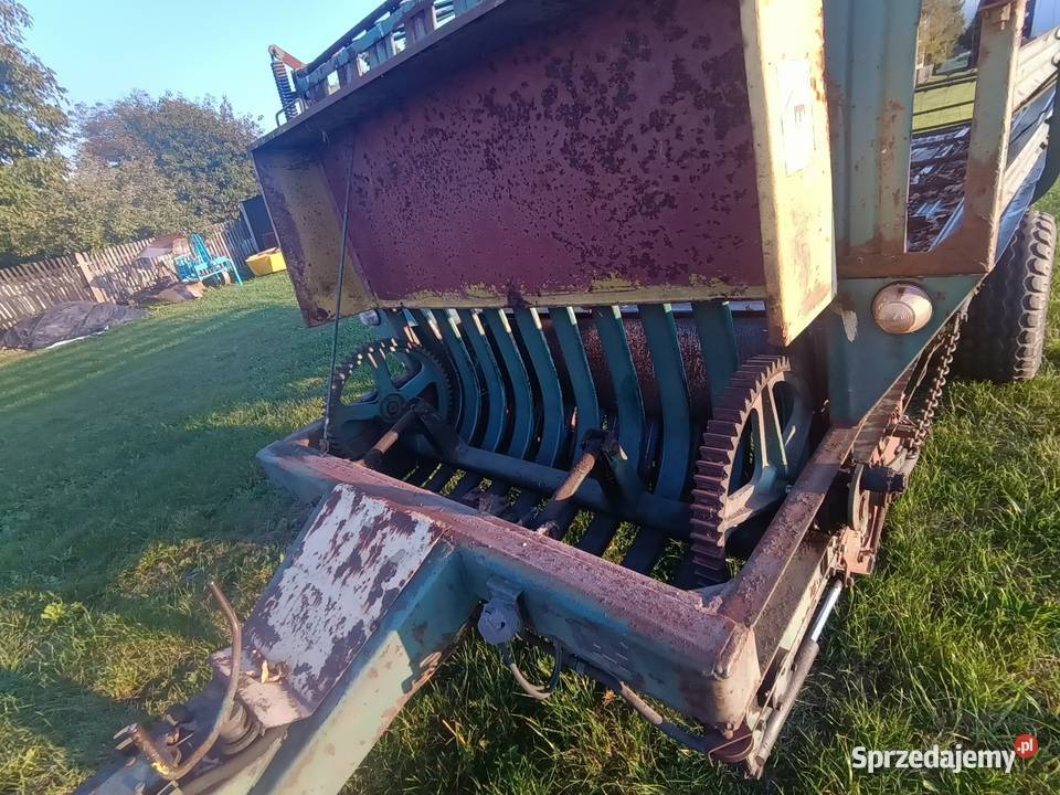 Przyczepa samozbierająca zbieracz pokosów T0101