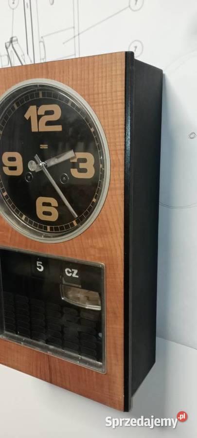 Zegar ścienny Metron z datownikiem 1983 r Żary