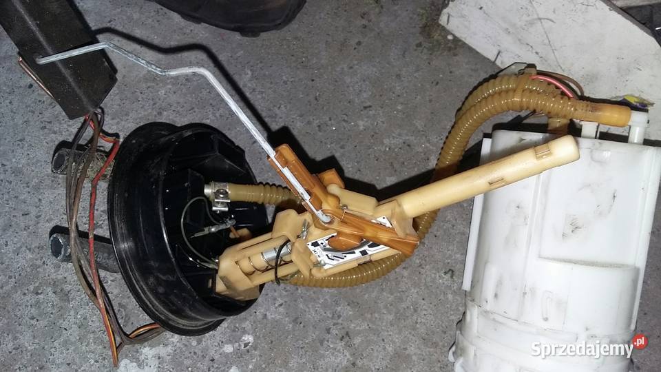 pompa paliwa z skaznikę paliwa w baku vw golf 3 Knurów sprzedam