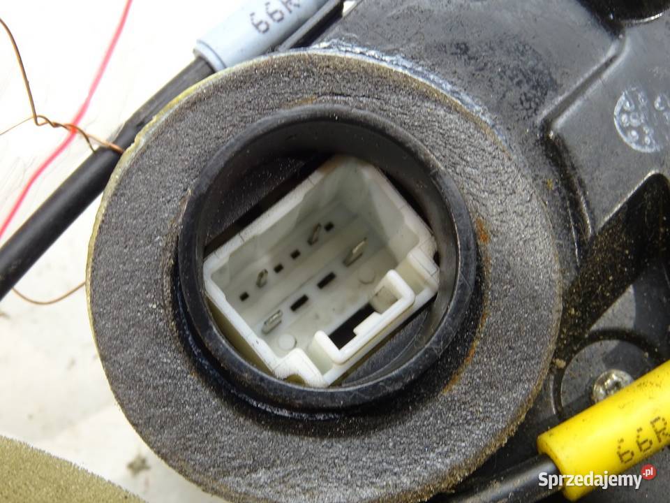 ZAMEK TYŁ LEWY TOYOTA LAND CRUISER J20 Kombi