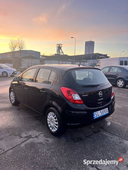 Opel Corsa 2013r Klimatyzacja czarny Knurów sprzedam