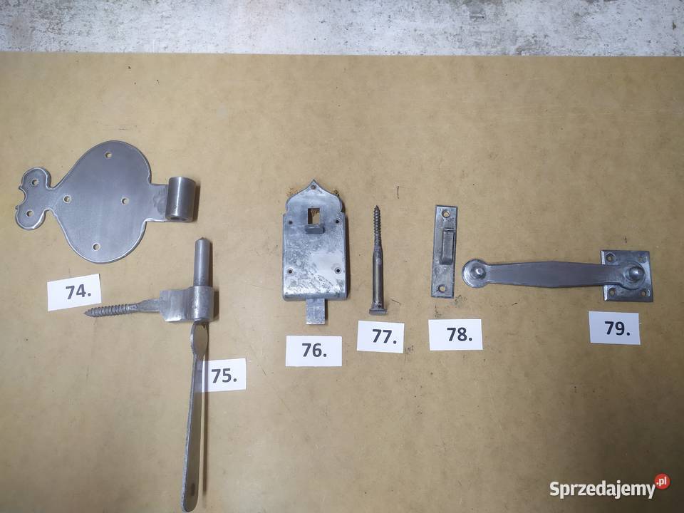 Okucia zabytkowe gałkizawiasy narożniki koniki Paterek sprzedam