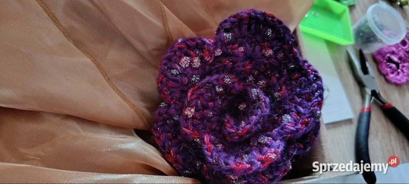 Kwiatek który niezbędny broszka 10 Kraków