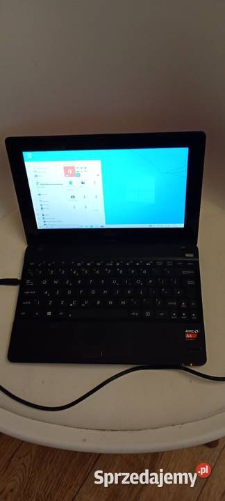 Laptop ASUS X102B Laptop gotowy do pracy