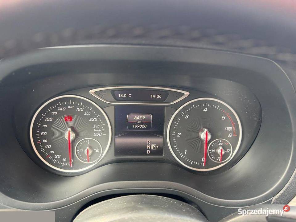 MercedesBenz Klasa B 180 CDI 7GDCT 109 2015r srebrny