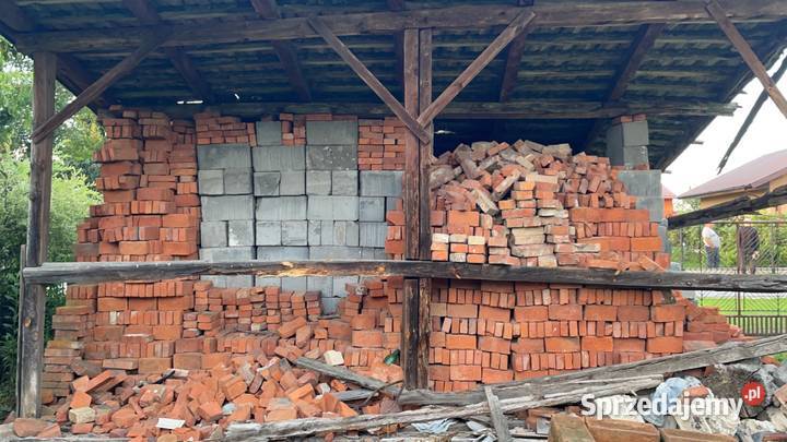 Dachówka cegły bloczki fundamentowe drewniane Niedomice