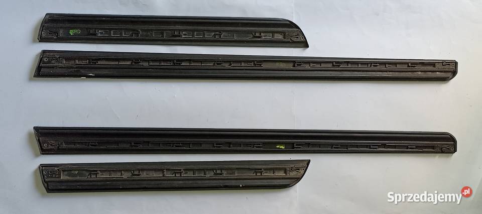 listwa dolna drzwi Audi A4 b7 Lipno