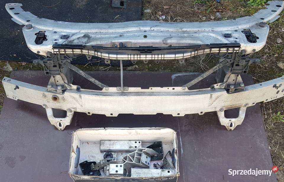 Zderzak Błotnik Pas lampa MERCEDES CKLASA W205 osobowe