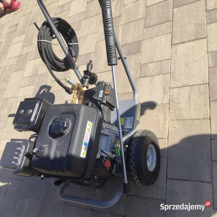 Nowa myjka spalinowa Karcher