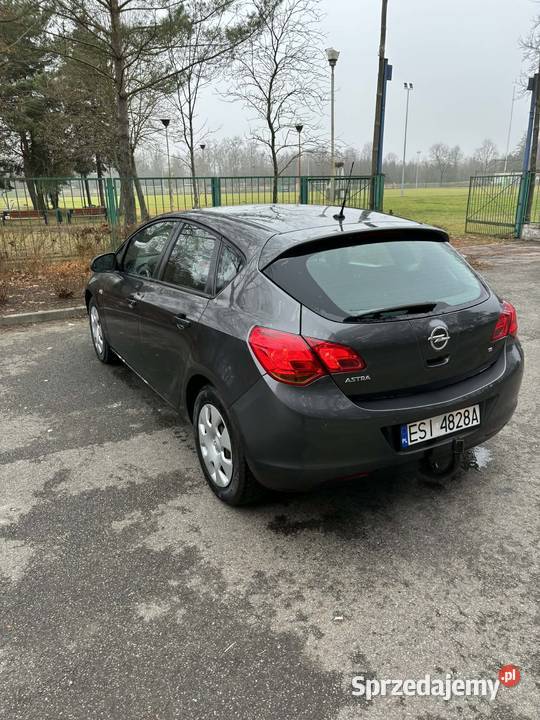 Opel Astra J 16 łódzkie Burzenin