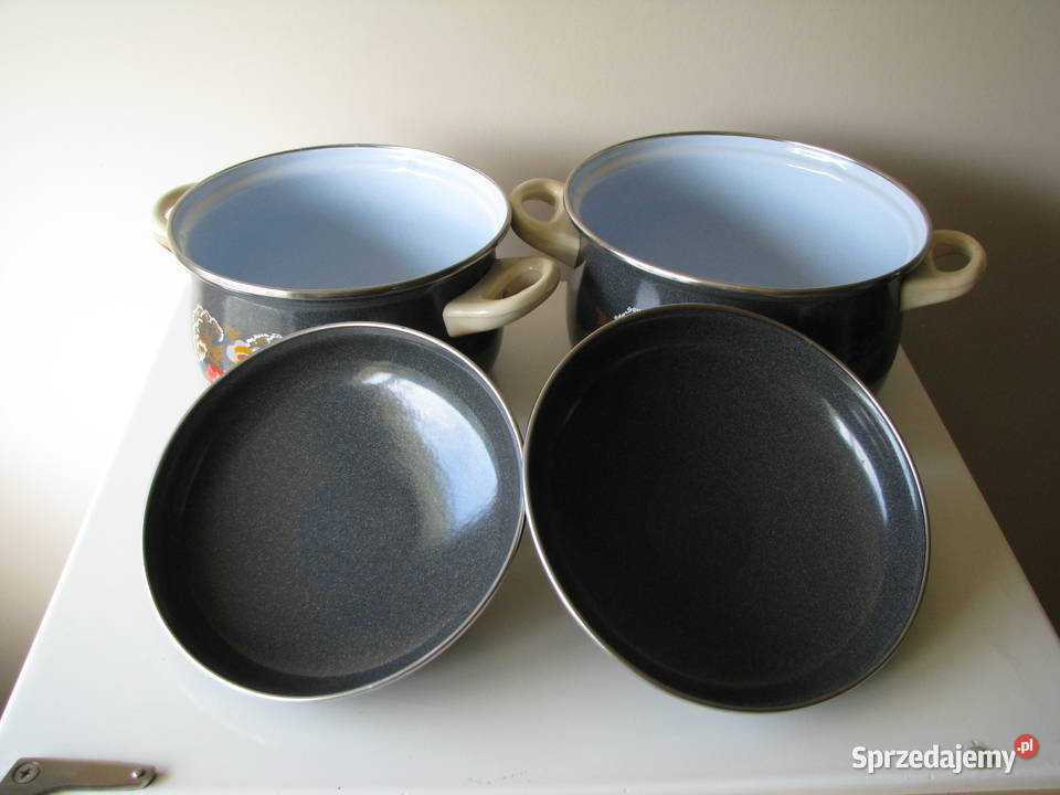 Solidne czeskie garnki emaliowane z czasów PRL z Brzegi sprzedam