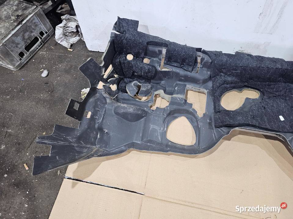 WYGŁUSZENIE ŚCIANY GRODZIOWEJ AUDI A6 C7 osobowe śląskie Przystajń sprzedam