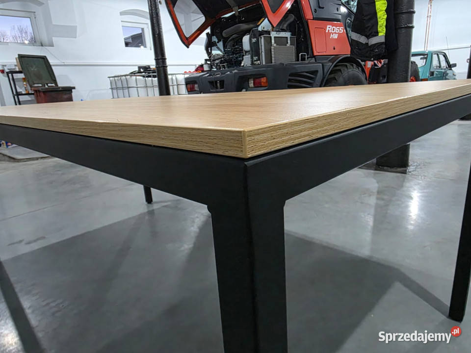 Stół konferencyjny