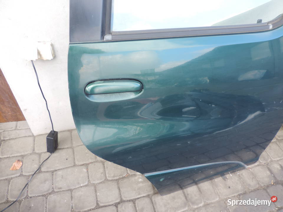 DRZWI PRAWY TYŁ TOYOTA YARIS VERSO 1 Rok produkcji 2000 Nowy Sącz