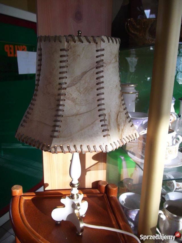 lampka lampa z mosiężną nogą i abażurem ze skóry Gorzów Wielkopolski