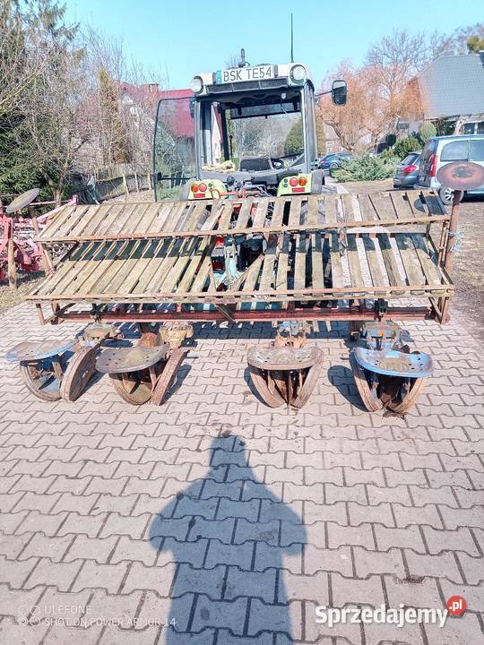 Sadzarka do truskawek warzyw rozsady Nowy Janów