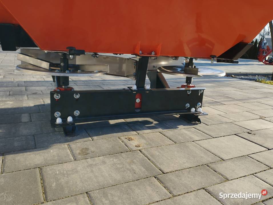 Rozsiewacz do nawozu dwutalerzowy hydrauliczny Włosań