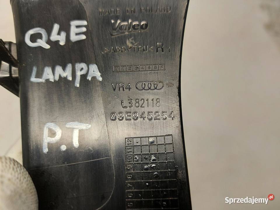 Audi Q4 ETRON 89A 89E OSŁONA LAMPY PRAWY TYŁ