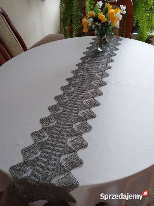 Długi wąski szary bieżnik Częstochowa